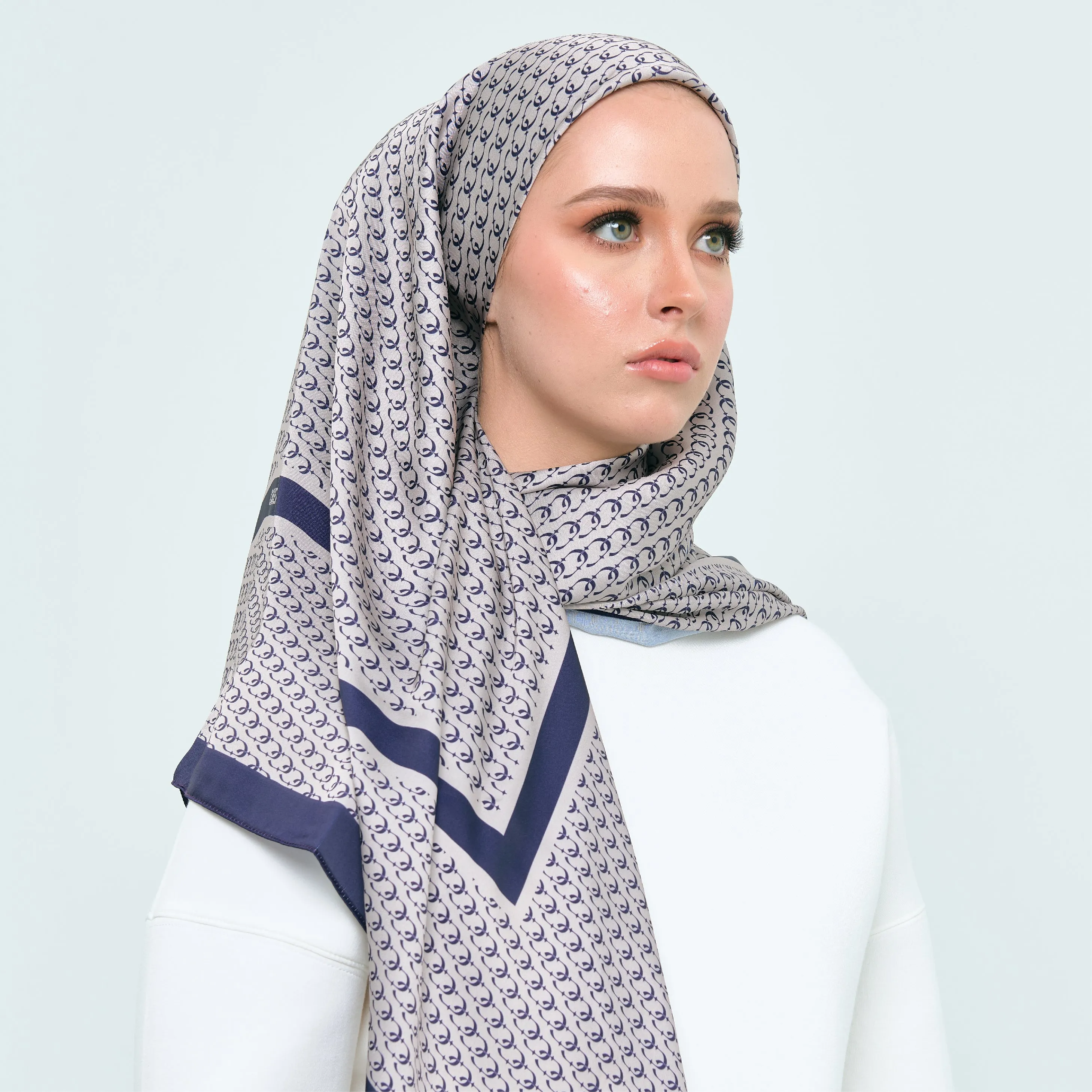 CLUBHOUSE SCARVES (SHAWL) IN NAVY