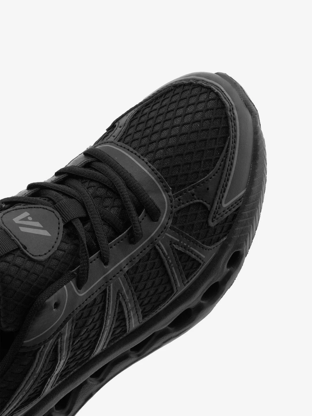 IA Featherlight Black Breathable Minimalist Low Top Sneakers