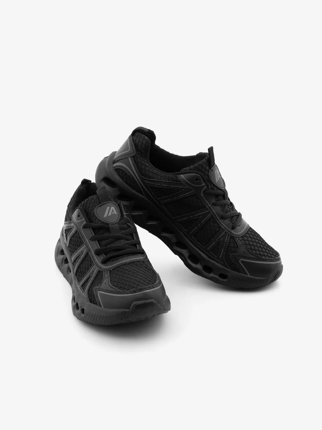 IA Featherlight Black Breathable Minimalist Low Top Sneakers