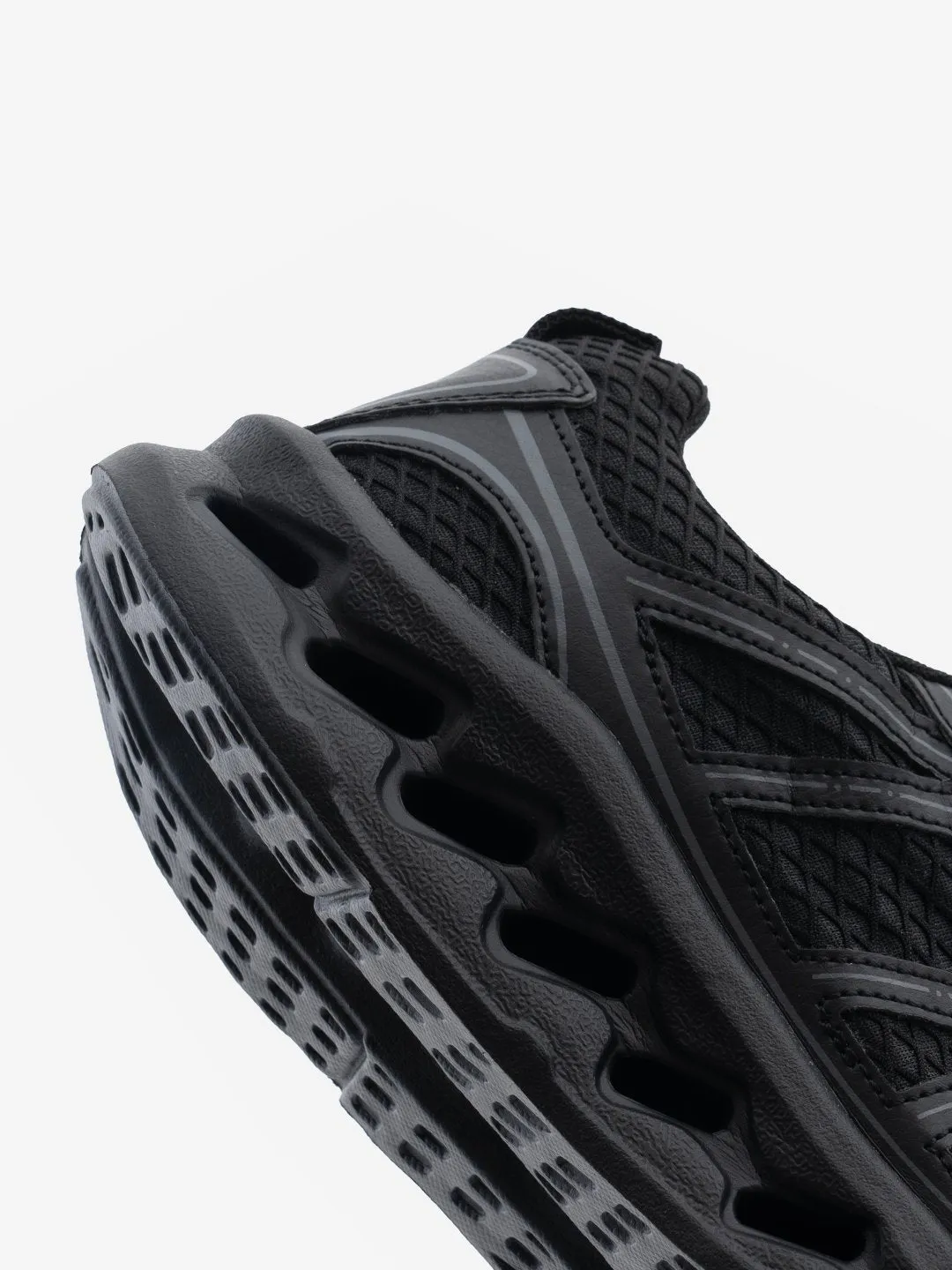 IA Featherlight Black Breathable Minimalist Low Top Sneakers